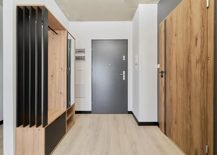 Fresh & Stylish In With Parking & Balcony By Renters * Poznań