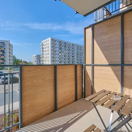 Fresh & Stylish In With Parking & Balcony By Renters