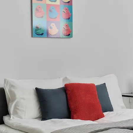Fresh & Stylish In With Parking & Balcony By Renters Apartman *