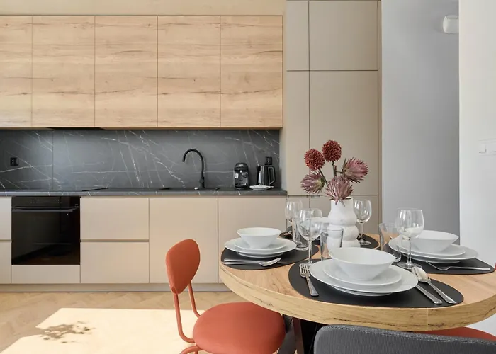 Apartment Fresh & Stylish In With Parking & Balcony By Renters *