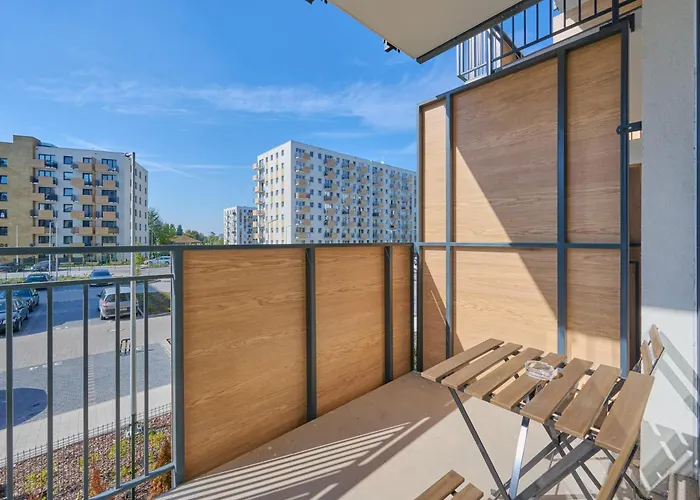 Fresh & Stylish In With Parking & Balcony By Renters