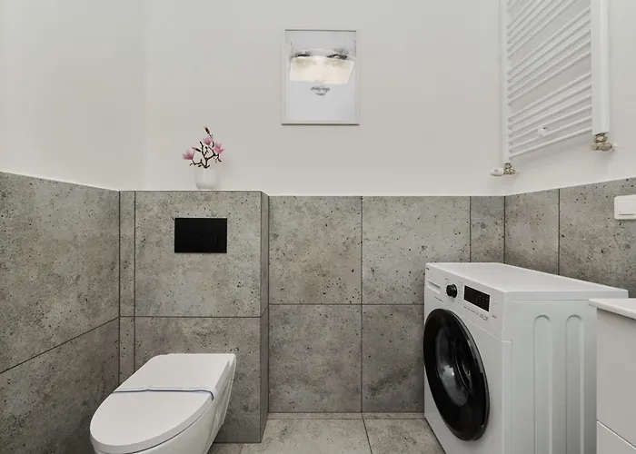 Fresh & Stylish In With Parking & Balcony By Renters * Poznan