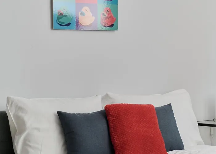 Fresh & Stylish In With Parking & Balcony By Renters Lägenhet *