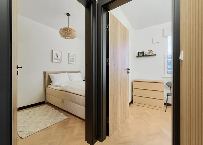 Apartment Fresh & Stylish In With Parking & Balcony By Renters *